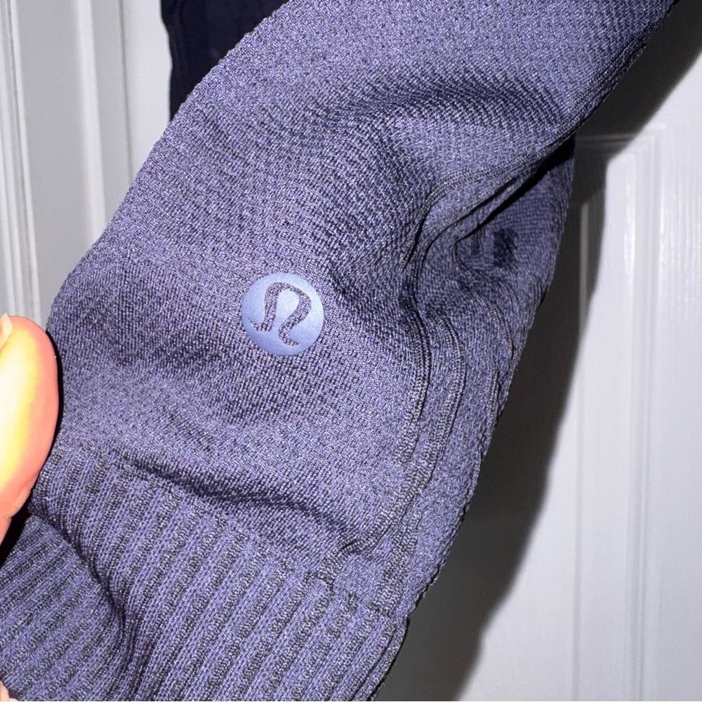 Lululemon Bundle of Two Long Sleeve Pullovers Brown Navy 8 Rest Less - Picture 5 of 8